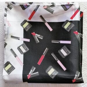 Shiseido 👄 Lipstick Makeup 👄 Pattern Scarf